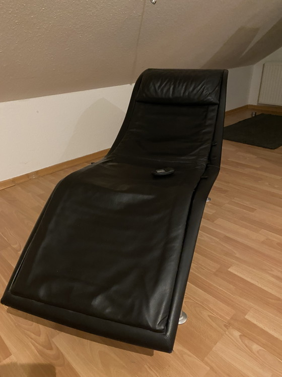Chaise longue Poltrona Frau Larus – Chaise longue avec fonction massage, cuir noir – Chaises longues, Leather (photo 2 of 8)