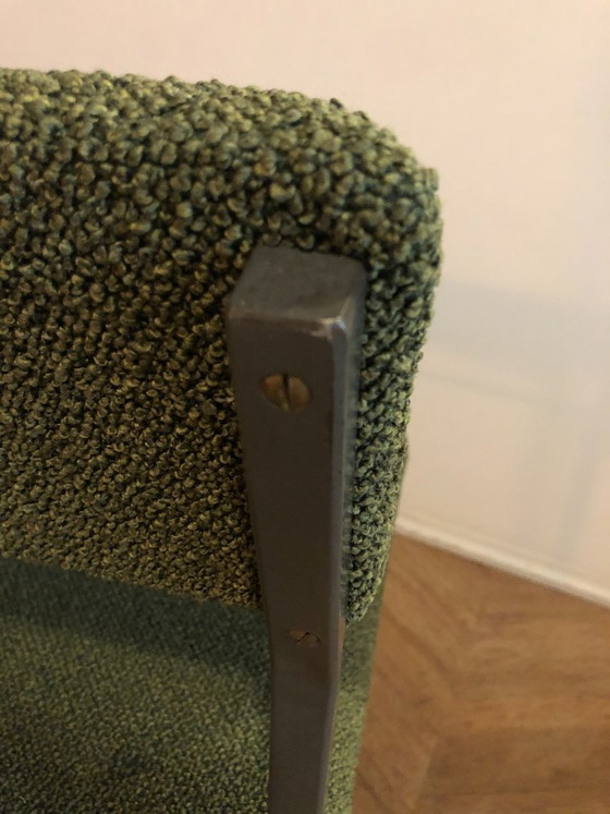 Traunraut Esszimmerstuhl mit grünem Stoffbezug, Esszimmerstühle, Metall, Minimalisme (Foto 7 von 7)