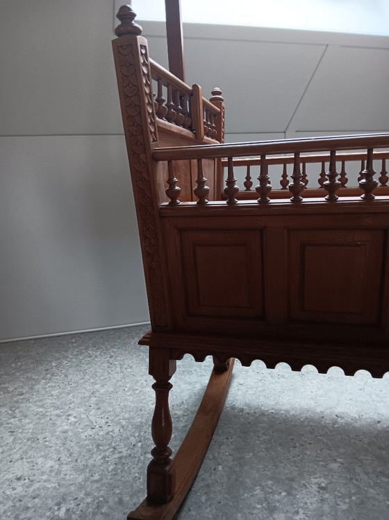 Image 1 of Cradle oak