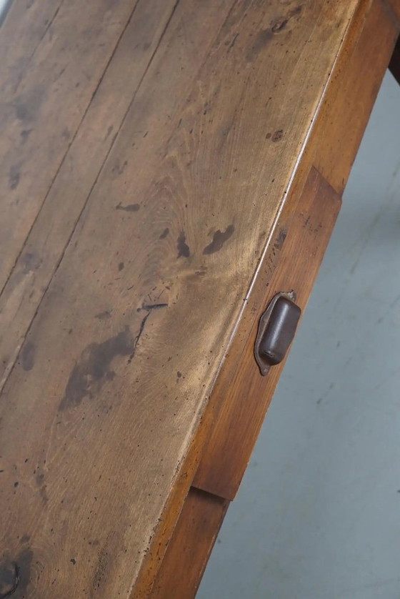 Image 1 of Antiker französischer Landhaus-Esstisch aus Ulmenholz, 19. Jahrhundert