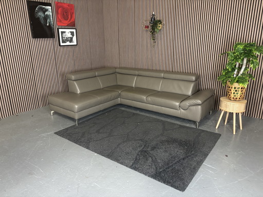 Sofá esquinero Montel Urban Leather color hígado 275x210 LIMPIADO Y ENTREGADO