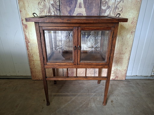 Antique oak tea cabinet, display cabinet, whiskey bar, wine cabinet with removable tray, dimensions 62x41cm and 76cm high.