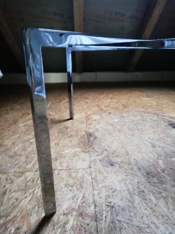 Image 1 of &quot;Tavolino da caffè Barcellona&quot; di Mies van der Rohe, progettato nel 1929 per Villa Tugendhat