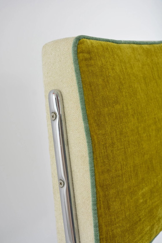 Image 1 of Driekleurige chromen fauteuils