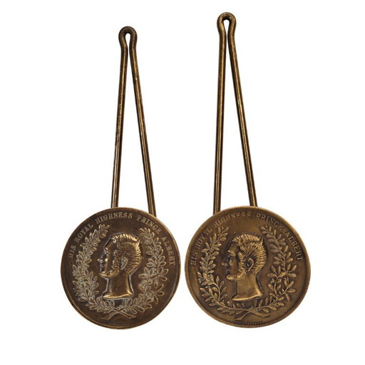 Paire de portemanteaux "Prince Albert", bronze, f. 19e s. XIX - Angleterre