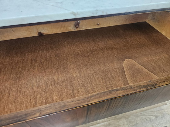 Image 1 of Mahagoni-Maser-Frisierkommode mit weißer Marmorplatte