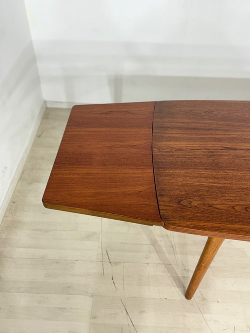 Magnifique table de salle à manger vintage design signée Henry Kjærnulf pour Bruno Hansen