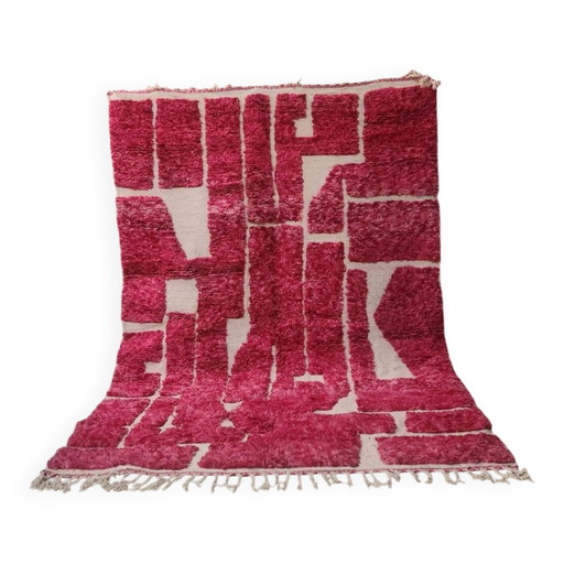 Groot Marokkaans Berber vloerkleed van fuchsia roze en ecru wol, 300 x 200 cm.