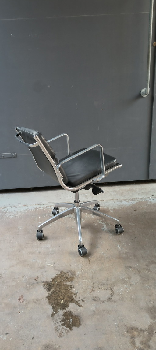 Lucy Italia leichtes Softpad im Stil von Eames Vitra