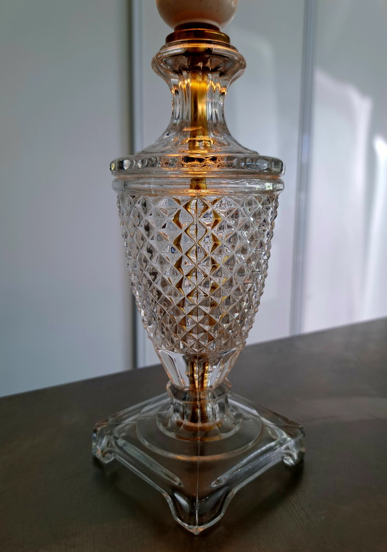 Image 1 of Lampe de table en verre taillé en diamant