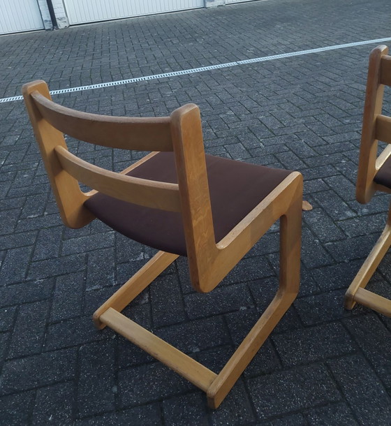2x Cantilever Esszimmerstühle von Casala, Stoff, Holz, Braun (Foto 6 von 11)