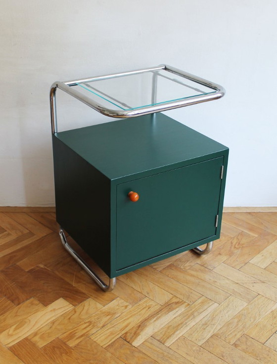 Image 1 of Zeldzaam Tsjechisch modernistisch nachtkastje van Kovona, jaren 1940.