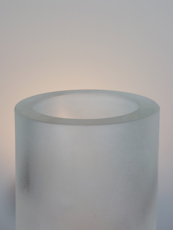 Image 1 of Handgemaakte vintage ijsglazen vaas, mat, met inkepingen