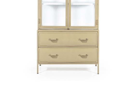 Image 1 of Vitrinekast metaal kleur beige