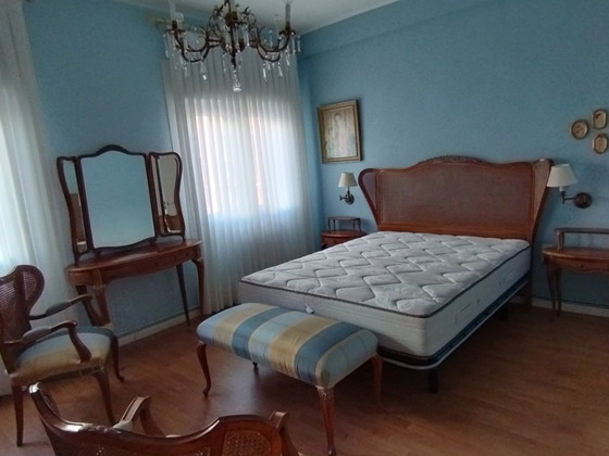 Image 1 of Banquette des années 1950 recouverte de tissu avec des détails