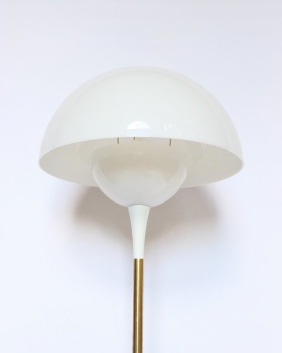 Lampadaire Vintage Space Age Bent Karlby – Plastique, Laiton (photo 7 of 12)
