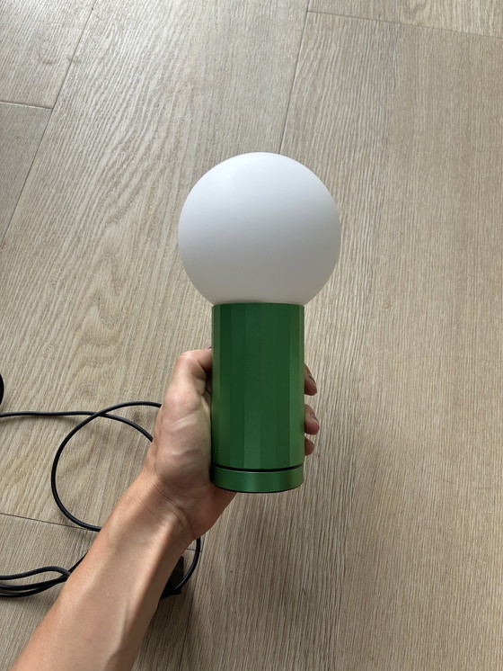 Image 1 of Heu schaltet Tafellampe ein