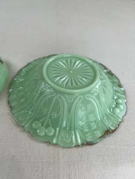 Jadegrüne Opalin-Bonbonniere – Geschirr, Art Deco (photo 6 of 8)