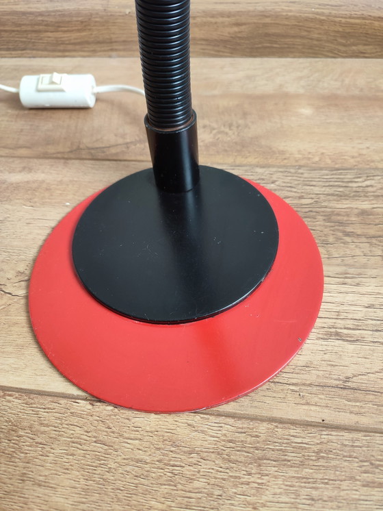Image 1 of Vintage Space Age Italiaanse bureaulamp lamp rood zwart 1970