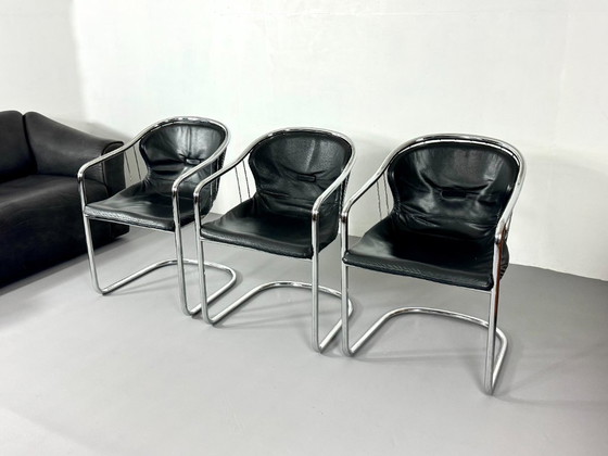 Quatre Chaises Cantilever, Noires, Fasem, Chaises de salle à manger, Cuir, Chrome, Vintage (photo 7 sur 11)