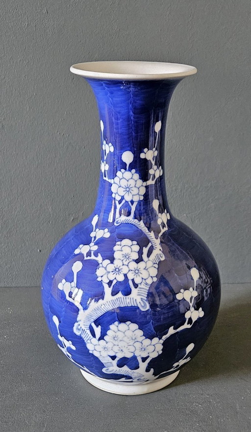 Vintage - Chinese - Decorative - Blue and white porcelain vase