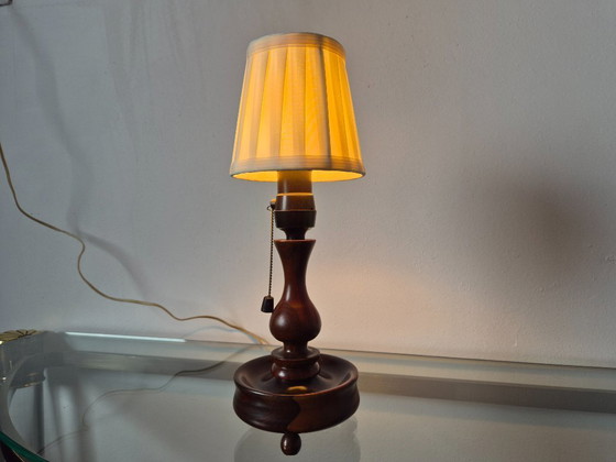 Image 1 of Lampe de table/de chevet japonaise vintage en bois