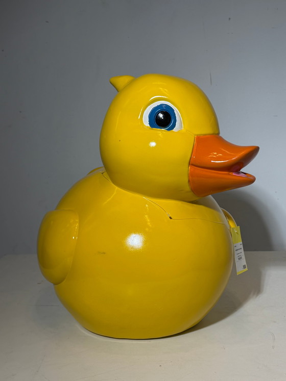 Scultura decorativa a forma di anatra XL – Poliestere e fibra di vetro gialli – Per esterni/interni – 65 cm (photo 4 of 4)