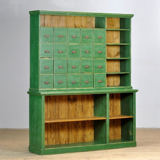 Großer Kiefernschrank, 1930er Jahre