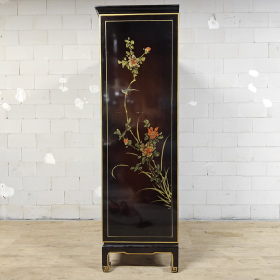 Image 1 of Mobiletto cinese vintage laccato rosso/oro con fiori e uccelli / mobiletto bohémien / mobiletto orientale