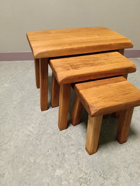 Juego de mesas auxiliares de estilo brutalista (3) – Wood (photo 4 of 14)