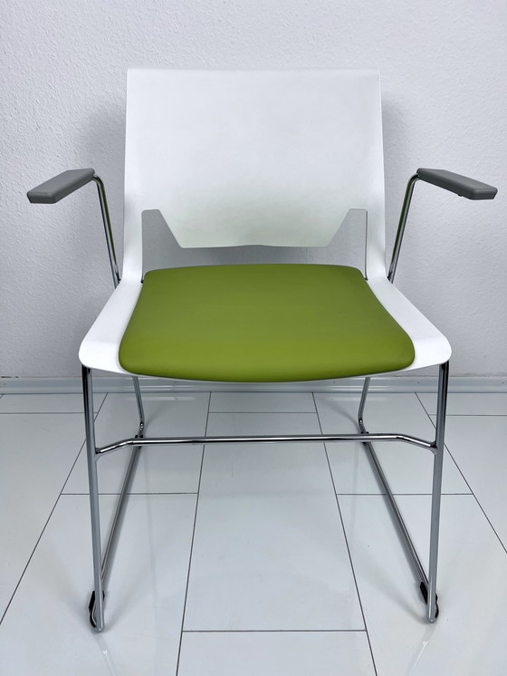 Image 1 of Haworth Very Comforto 62 con rivestimento del sedile e braccioli - impilabile