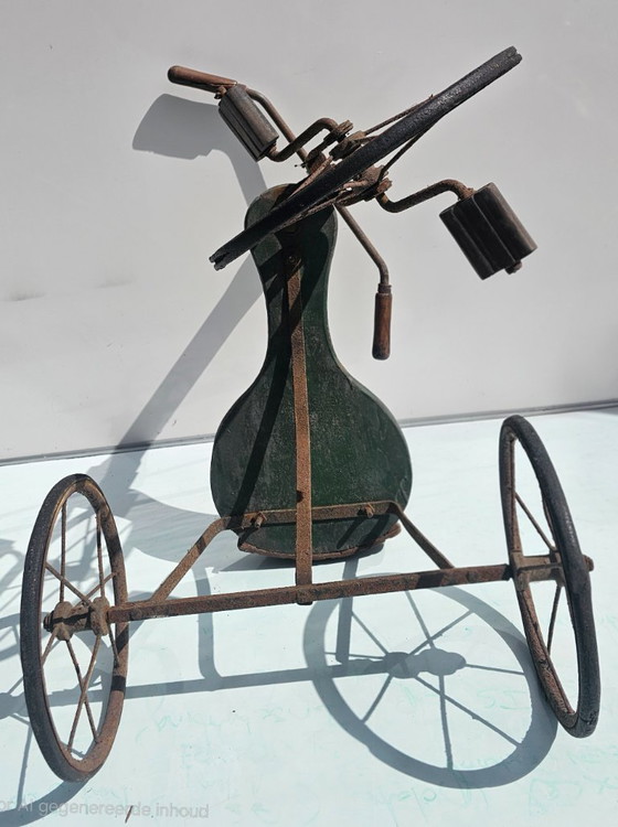 Image 1 of Triciclo antiguo y completamente original
