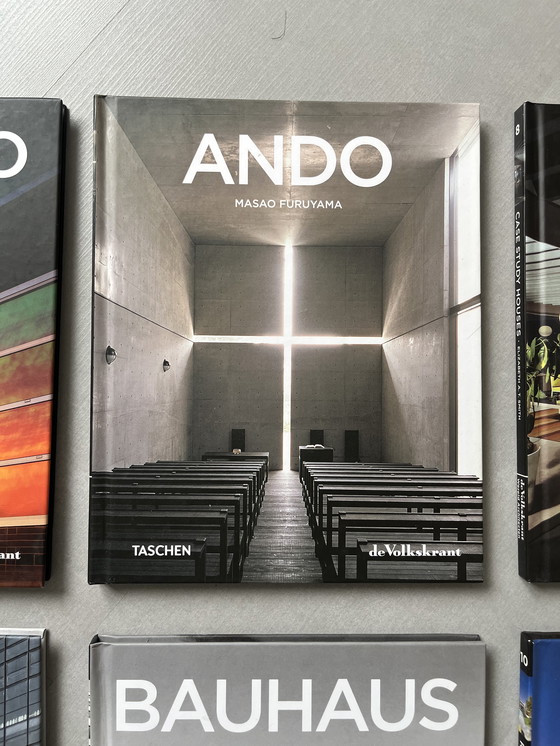 Image 1 of World architects Volkskrant Taschen series