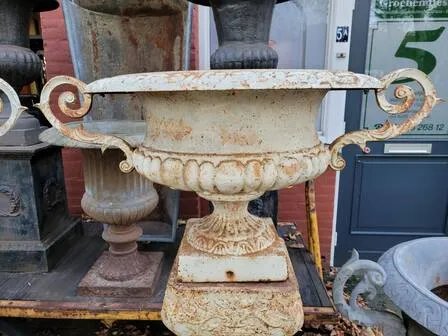 2x Vaso per piante in ghisa con manici su colonna romana, Vasi per piante, Ferro, Beige, Vintage (foto 3 di 11)