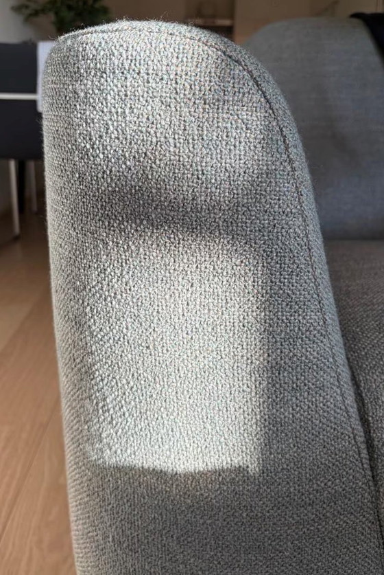 Image 1 of Pode By Leolux 2x Swipe 2.5-seater sofa - excellent condition