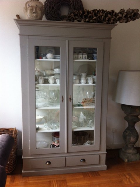 Image 1 of Preciosa vitrina gris de Melchior