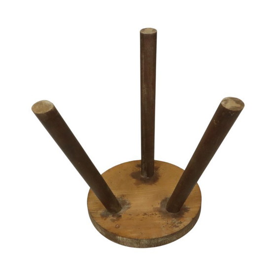 Image 1 of Alter rustikaler Dreibeinhocker