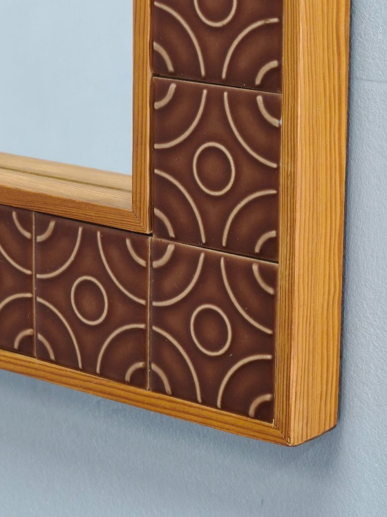 Image 1 of Espejo de pared danés de pino y azulejos de cerámica, década de 1960.