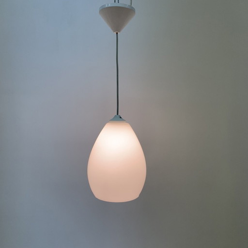 Lampada a sospensione in vetro opalino di design di metà secolo - anni '60