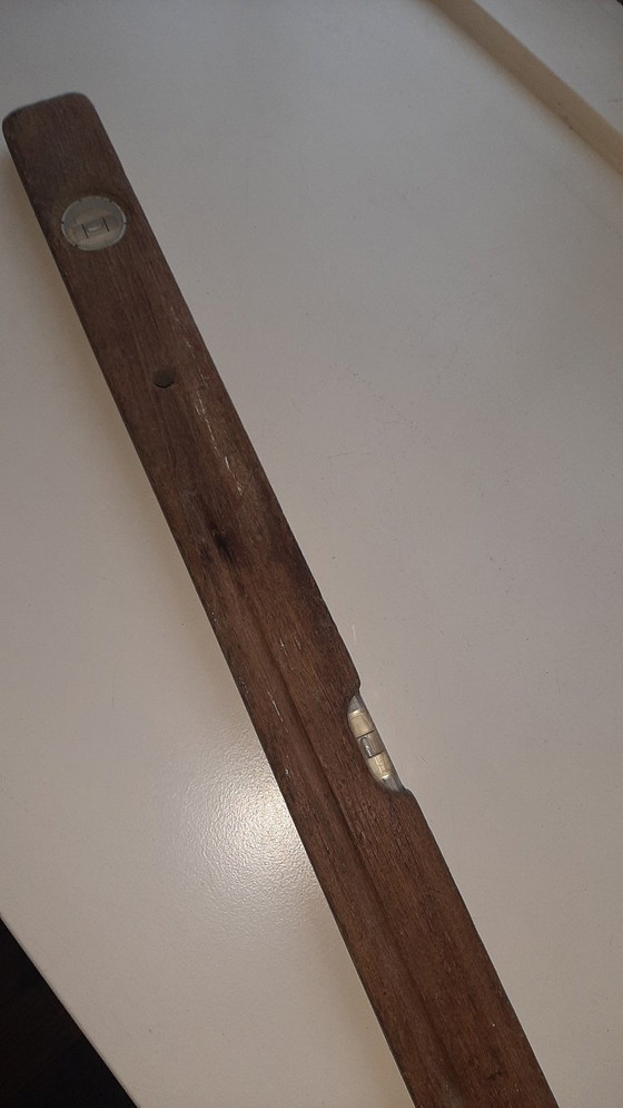 Image 1 of vieux niveau à bulle