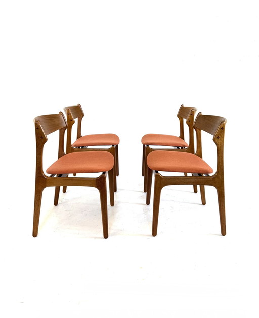 Set van 4 gerestaureerde eetkamerstoelen, Erik Buch ‘70