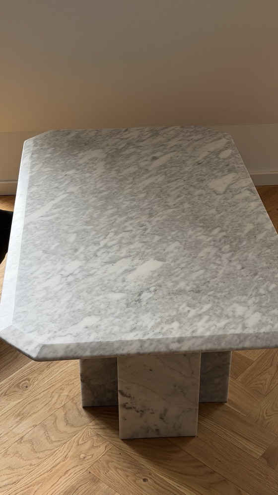 Image 1 of Tavolino da caffè in marmo di Carrara – Bianco e grigio