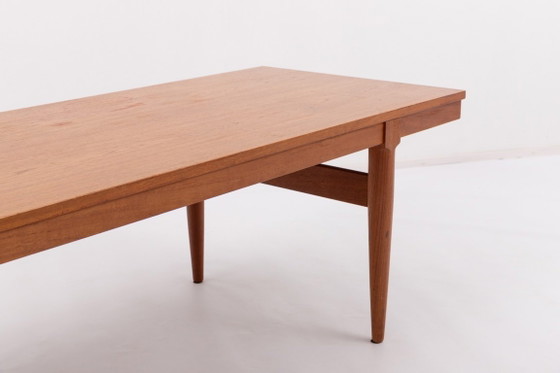 Image 1 of Mesa de centro danesa moderna de teca de la década de 1960