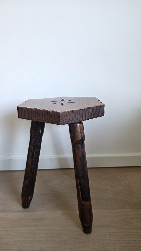 Image 1 of Hermoso taburete de madera