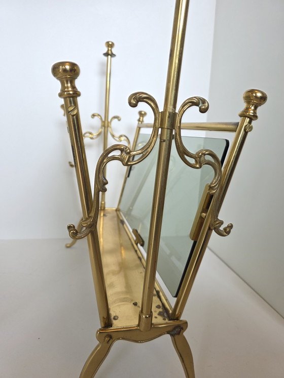 Porte-revues vintage en laiton et verre fumé, style milieu du siècle – Brass, Glass (photo 4 of 15)