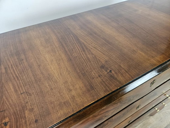 Image 1 of Art Decò chest of drawers in walnut and brass