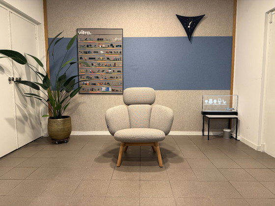 Image 1 of Artifort | Khodi Feiz | Bras Armchair | Grey Fabric & Natural Oak | 1 piece