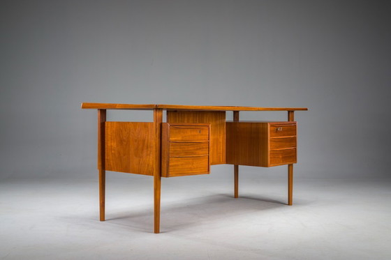 Image 1 of  Dänischer Teakholz-Schreibtisch von Peter Lovig Nielsen für Hedensted Mobelfabrik, 1972