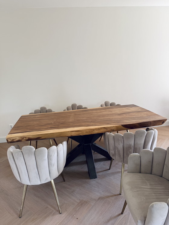 Image 1 of Boomstam tafel 9 cm dikke blad uit indonesie