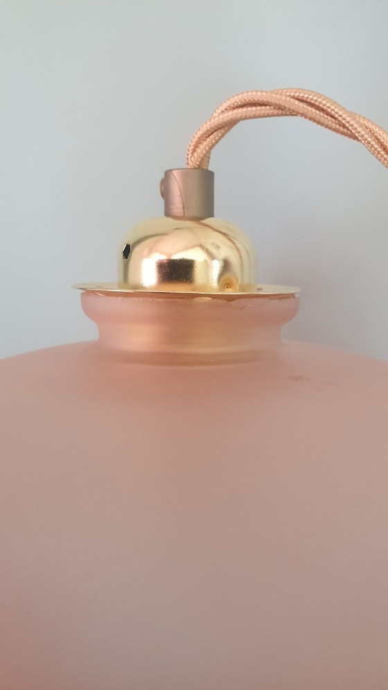 Image 1 of Vintage hanglamp - rose opaline glas met frosted textuur en decoratie 